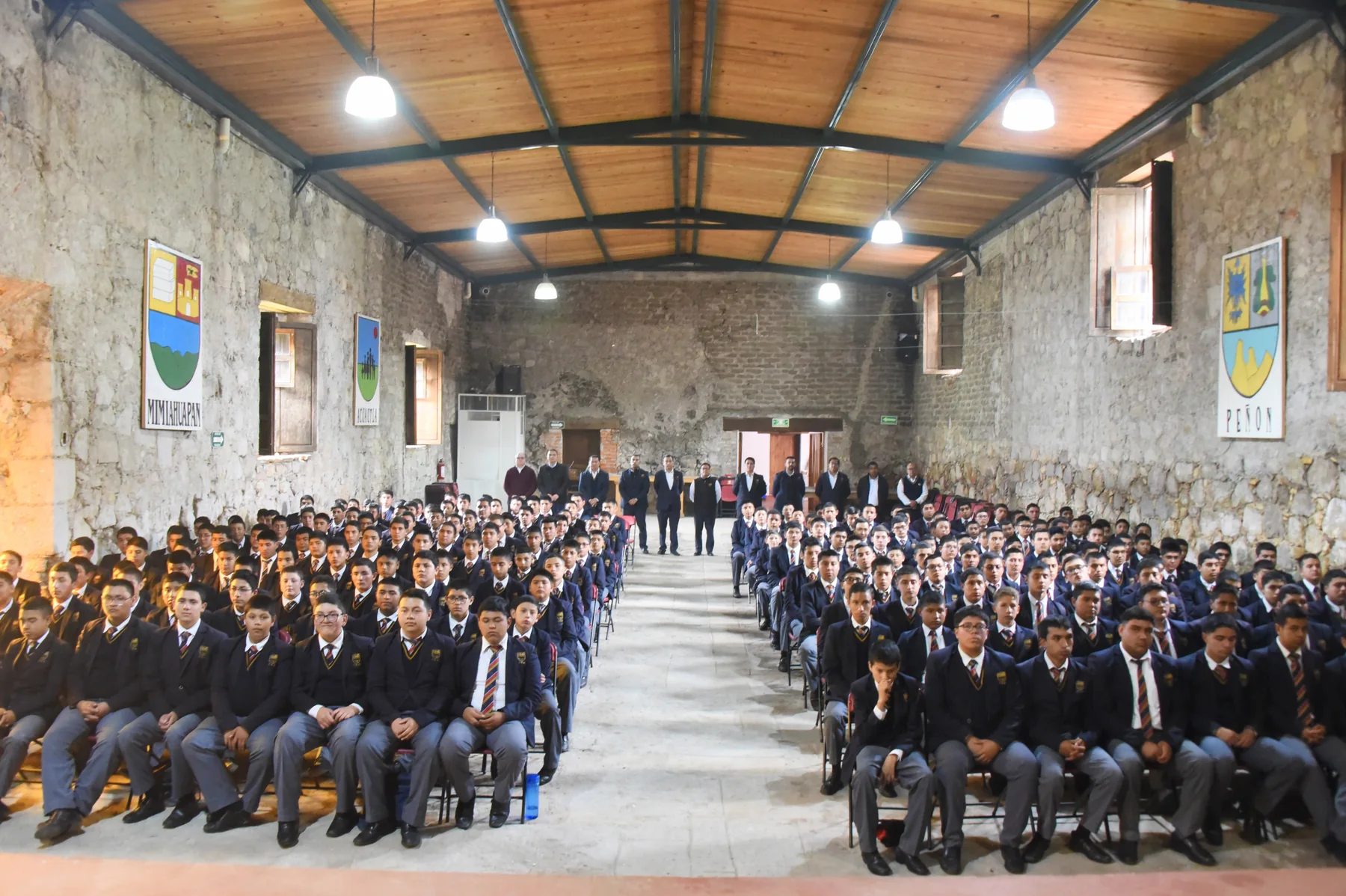 Comunidad escolar de Mimiahuapan