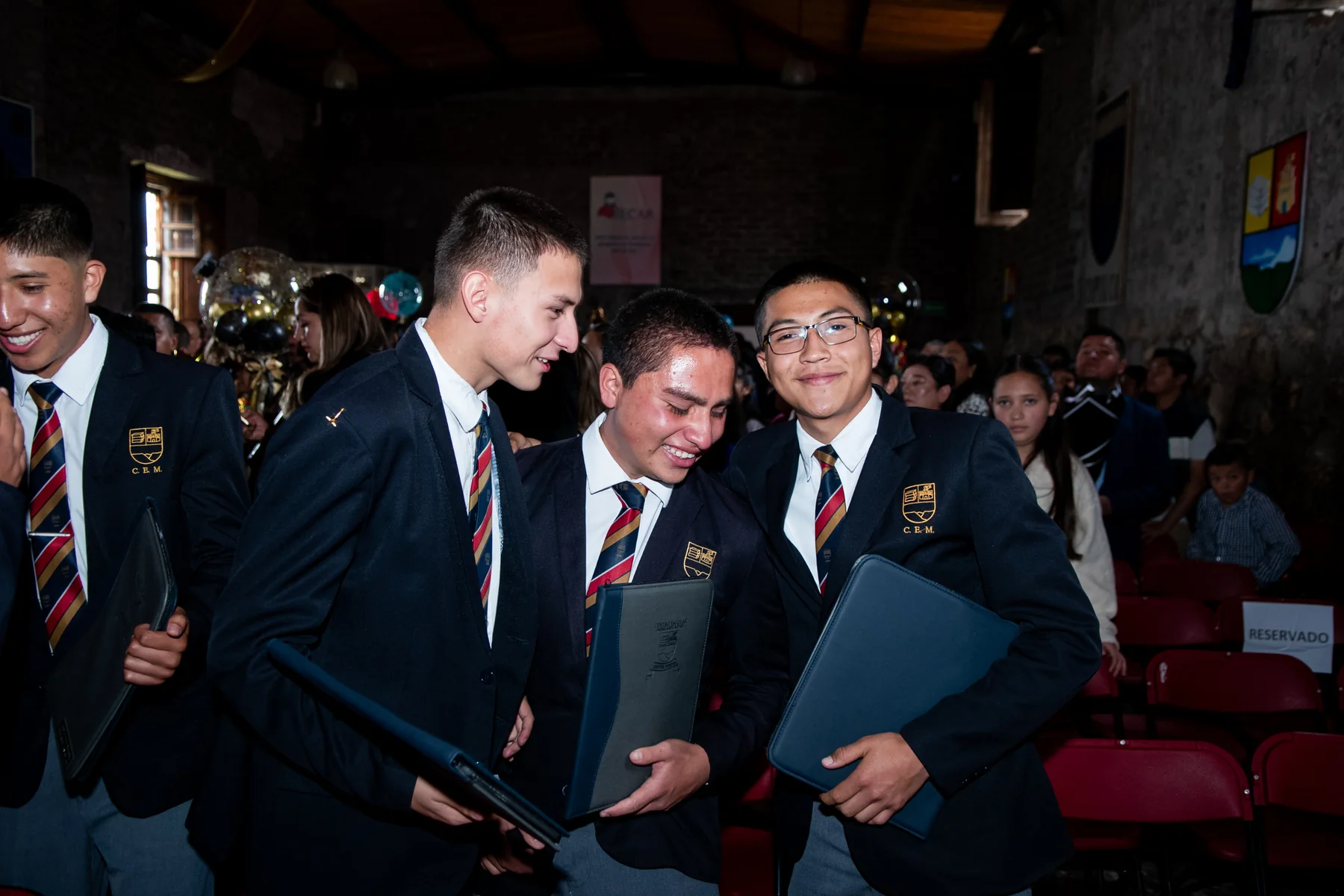 Alumnos del Centro Escolar Mimiahuapan durante una graduación